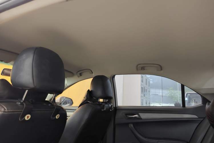 Used Roewe 360 2017 1.5L Automatic Smart Screen Version Headliner