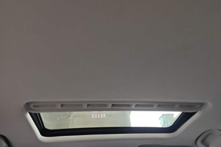 Used Roewe 360 2017 1.5L Automatic Luxury Edition Headliner