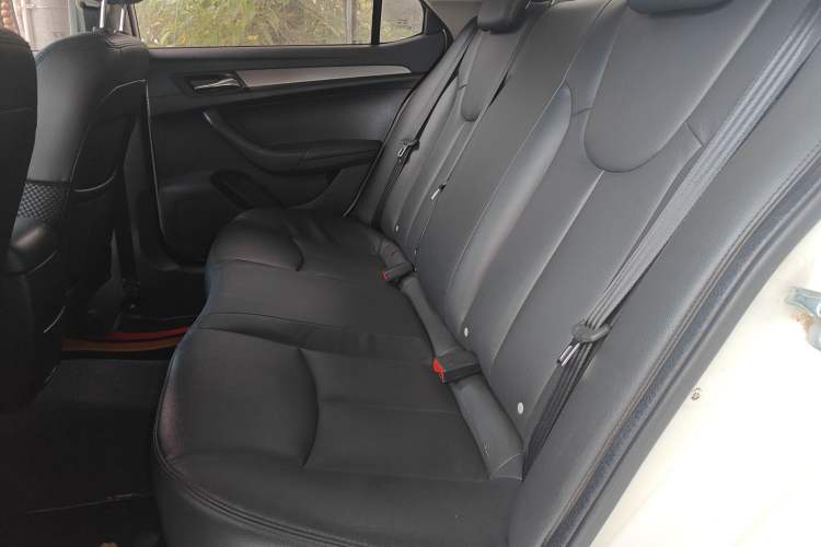 Used Roewe 360 2017 1.5L Automatic Luxury Edition Interior 1