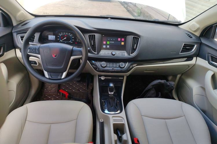 Used Roewe 360 2017 1.5L Automatic Luxury Edition Interior 2