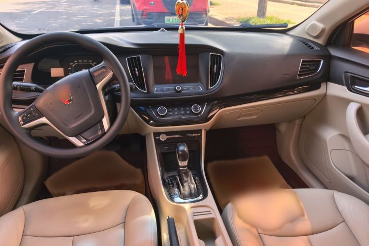 Used Roewe 360 2017 1.5L Automatic Luxury Edition Interior 2