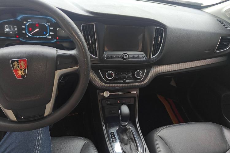 Used Roewe 360 2017 1.5L Automatic Luxury Edition Interior 3