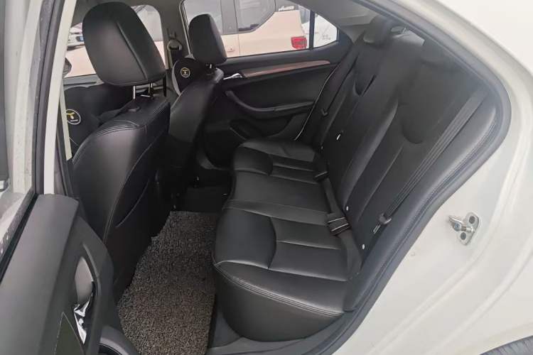 Used Roewe 360 2017 1.5L Automatic Luxury Edition Interior 3