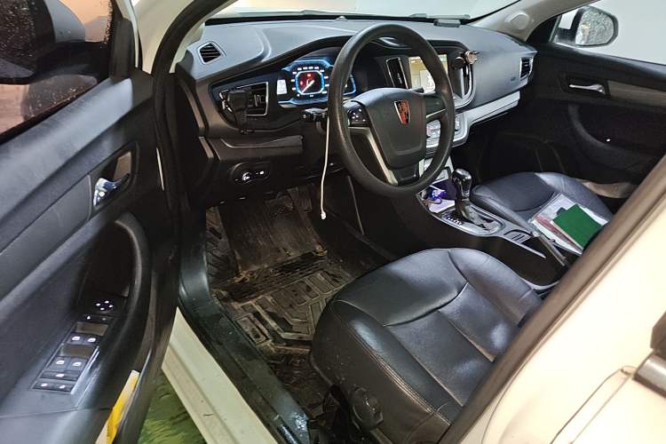 Used Roewe 360 2017 1.5L Automatic Luxury Edition Interior 3
