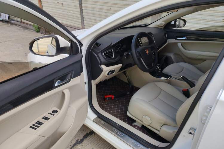 Used Roewe 360 2017 1.5L Automatic Luxury Edition Interior 3