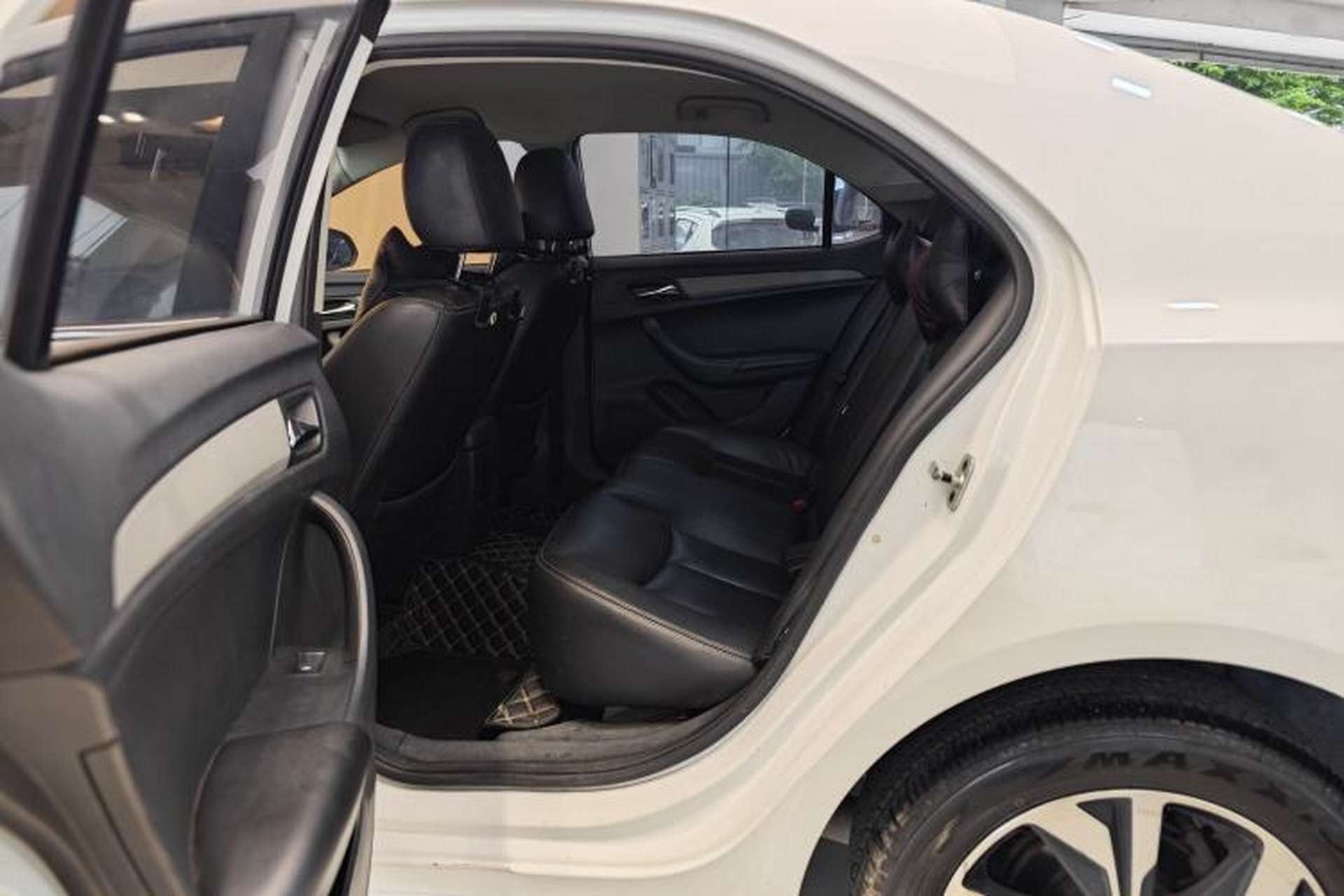 Used Roewe 360 2017 1.5L Automatic Smart Screen Version Interior 3