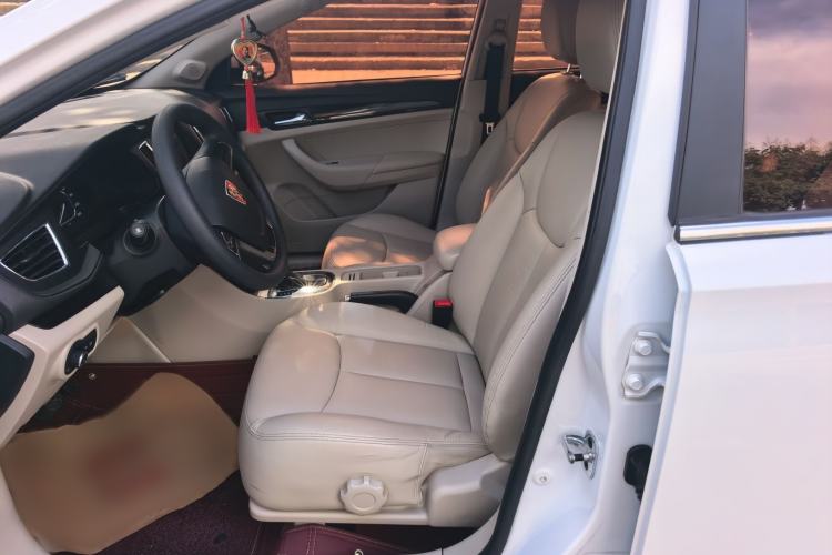 Used Roewe 360 2017 1.5L Automatic Luxury Edition Interior 3
