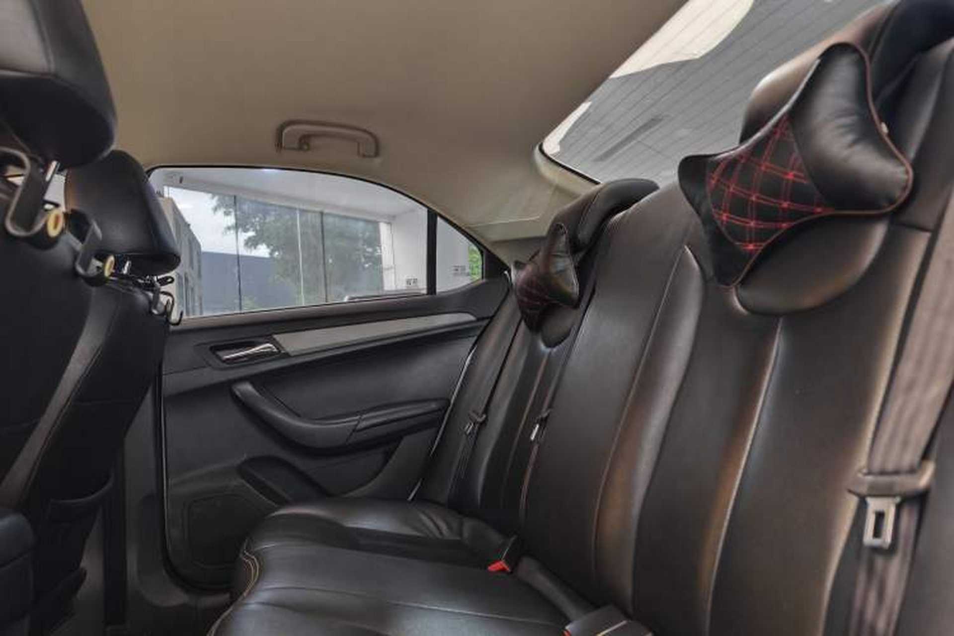 Used Roewe 360 2017 1.5L Automatic Smart Screen Version Interior 4