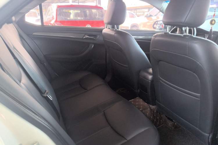 Used Roewe 360 2017 1.5L Automatic Luxury Edition Interior 4