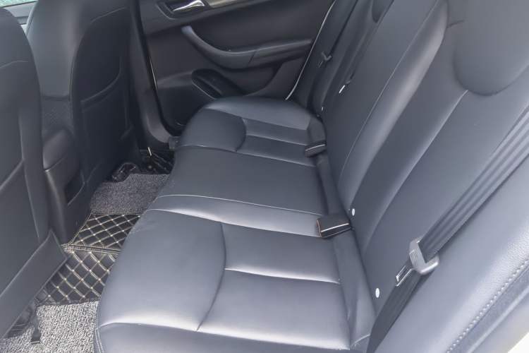 Used Roewe 360 2017 1.5L Automatic Luxury Edition Interior 5