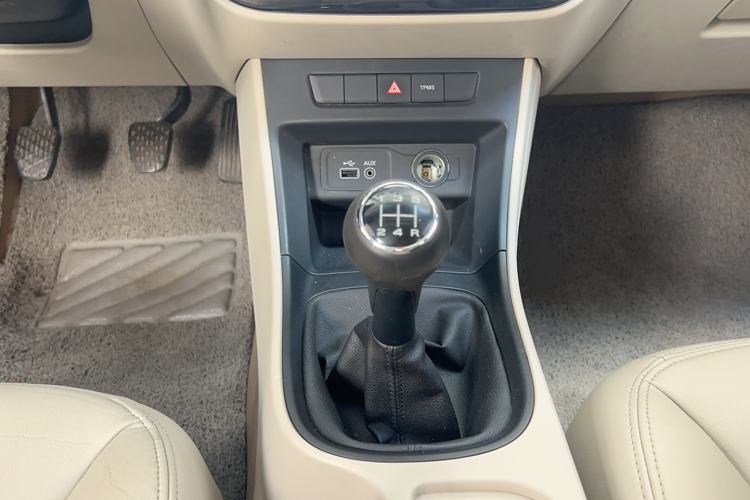 Used Roewe 360 2017 1.5L Manual Luxury Edition Interior 6