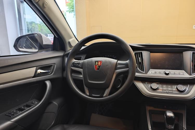 Used Roewe 360 2017 1.5L Automatic Smart Screen Version Interior 9