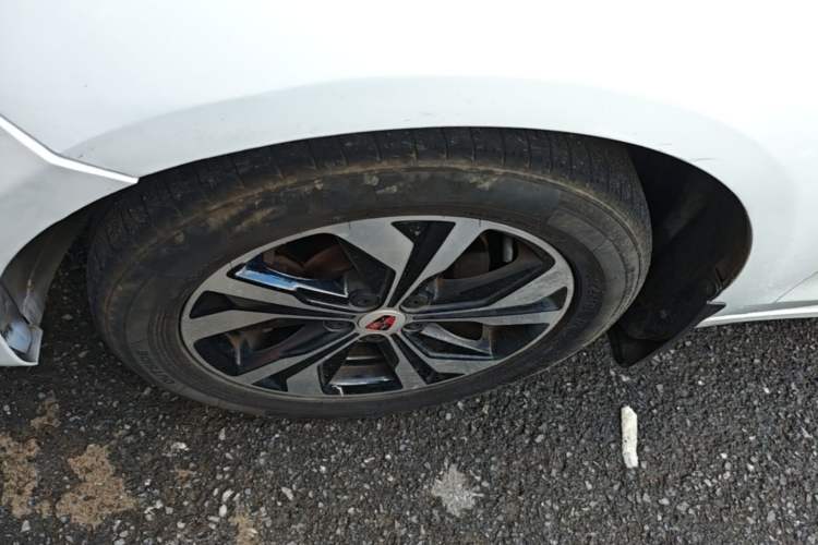 Used Roewe 360 2017 1.5L Automatic Luxury Edition Left Front Wheel Hub
