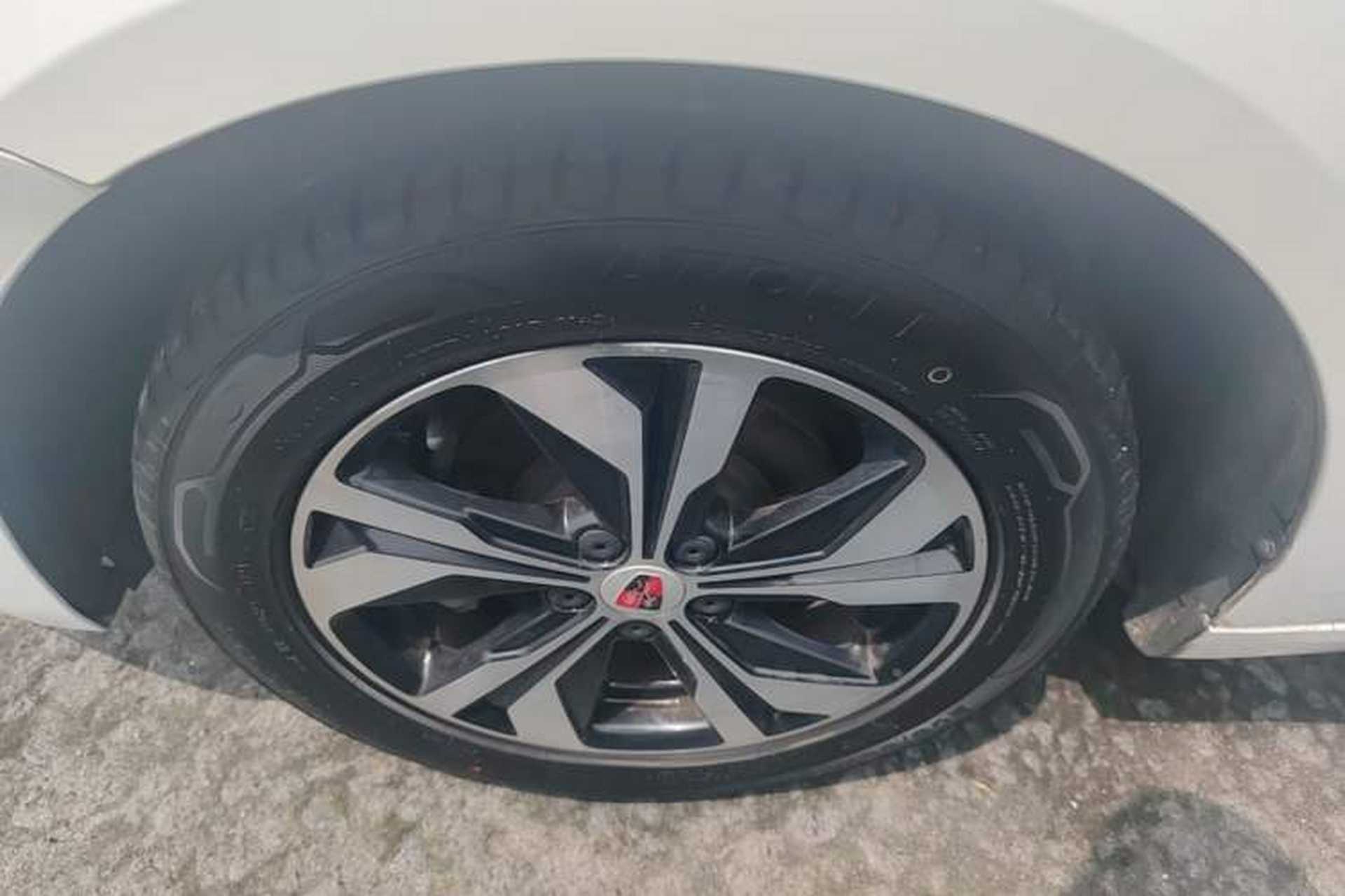 Used Roewe 360 2017 1.5L Automatic Luxury Edition Left Front Wheel Hub