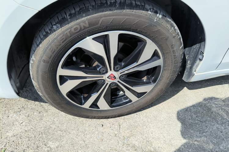 Used Roewe 360 2017 1.5L Automatic Luxury Edition Left Front Wheel Hub