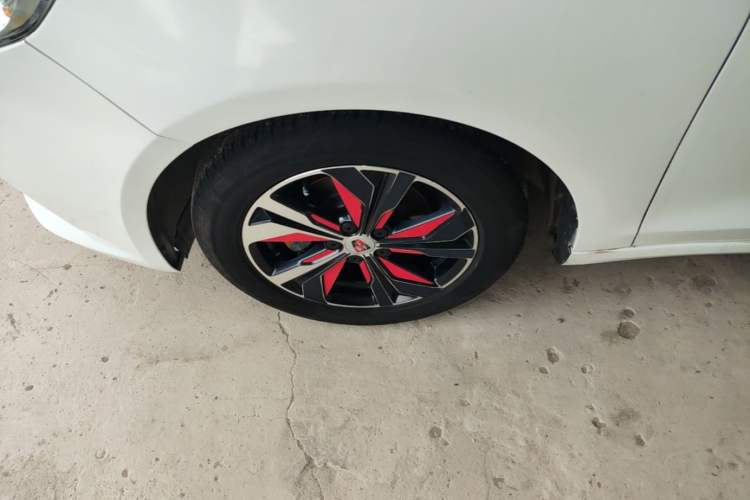Used Roewe 360 2017 1.5L Automatic Luxury Edition Left Front Wheel Hub