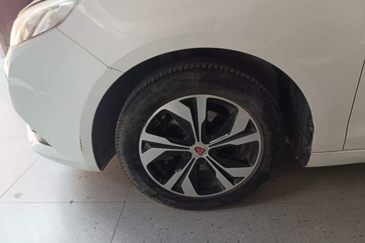 Used Roewe 360 2017 1.5L Automatic Luxury Edition Left Front Wheel Hub