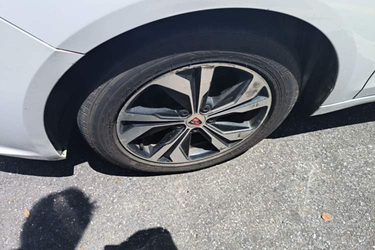 Used Roewe 360 2017 1.5L Automatic Luxury Edition Left Front Wheel Hub