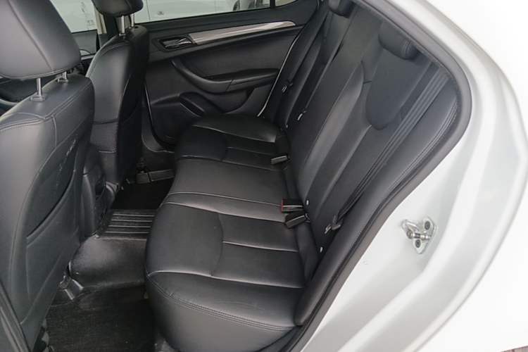 Used Roewe 360 2017 1.5L Automatic Luxury Edition Left Rear Seat