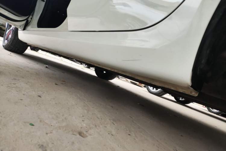 Used Roewe 360 2017 1.5L Automatic Luxury Edition Left Side Sill