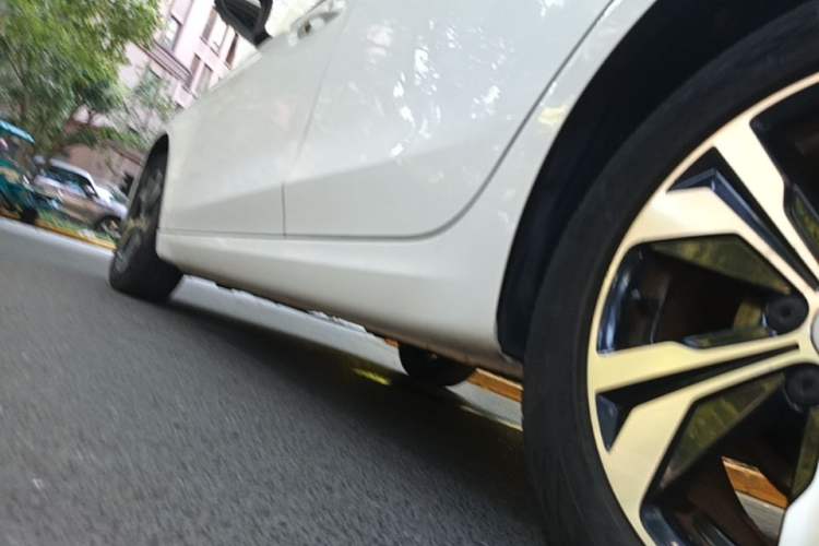 Used Roewe 360 2017 1.5L Automatic Luxury Edition Left Side Sill