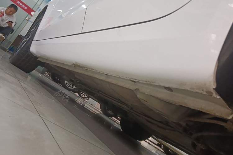 Used Roewe 360 2017 1.5L Automatic Luxury Edition Left Side Sill
