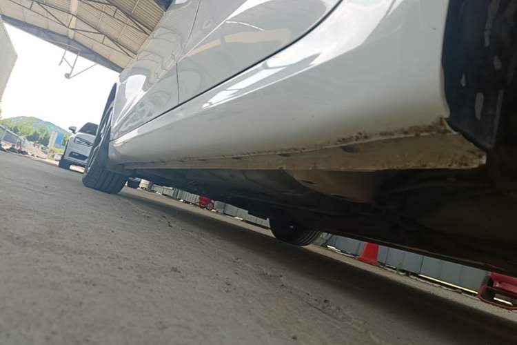 Used Roewe 360 2017 1.5L Automatic Luxury Edition Left Side Sill
