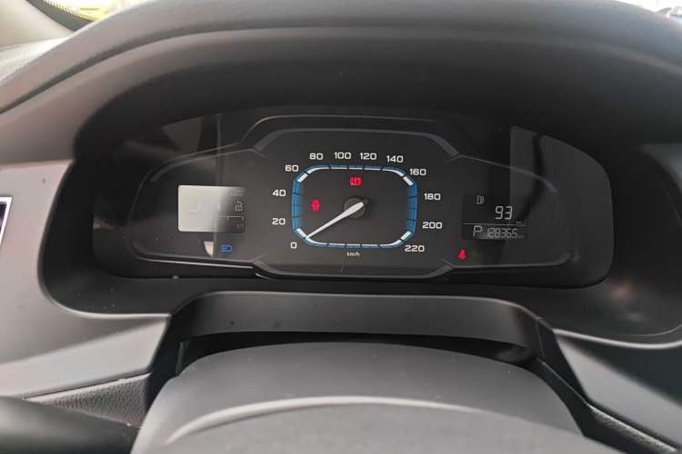 Used Roewe 360 2017 1.5L Automatic Luxury Edition Odometer Close Up