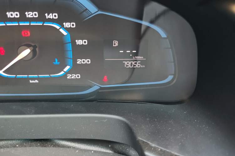 Used Roewe 360 2017 1.5L Manual Luxury Edition Odometer Close Up
