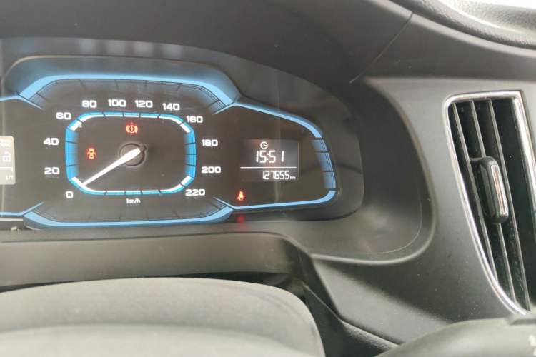 Used Roewe 360 2017 1.5L Manual Luxury Edition Odometer Close Up