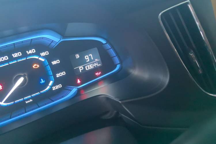 Used Roewe 360 2017 1.5L Automatic Luxury Edition Odometer Close Up