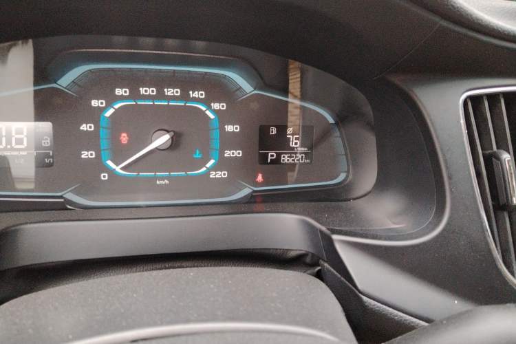 Used Roewe 360 2017 1.5L Automatic Luxury Edition Odometer Close Up