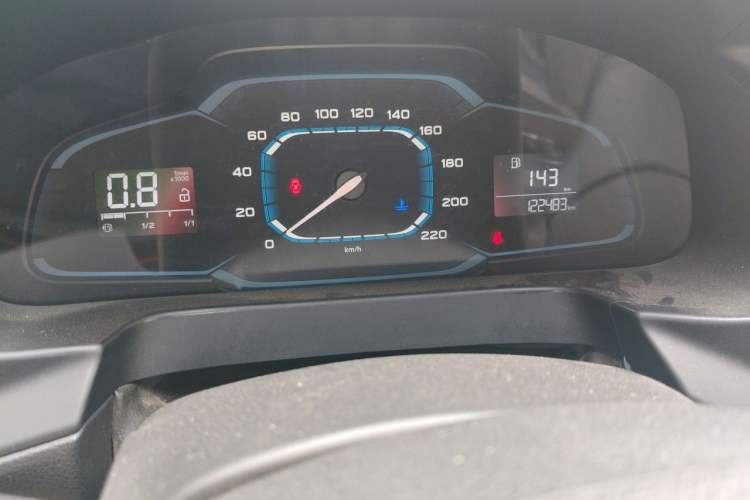 Used Roewe 360 2017 1.5L Manual Smart Screen Version Odometer Close Up