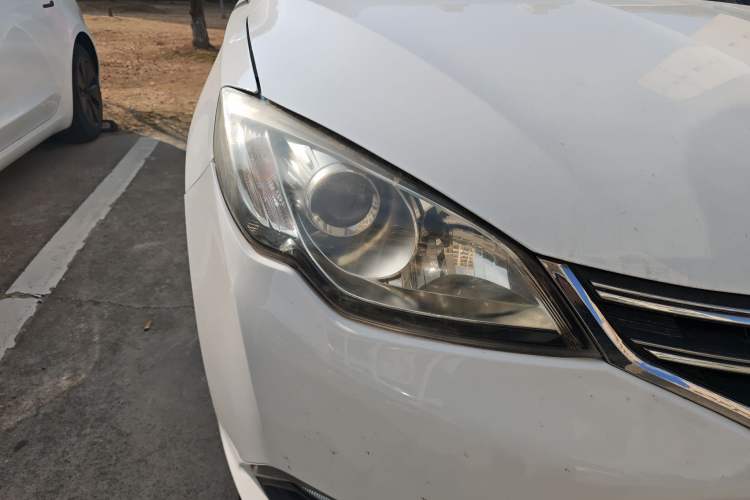 Used Roewe 360 2017 1.5L Manual Luxury Edition Right Front Headlight