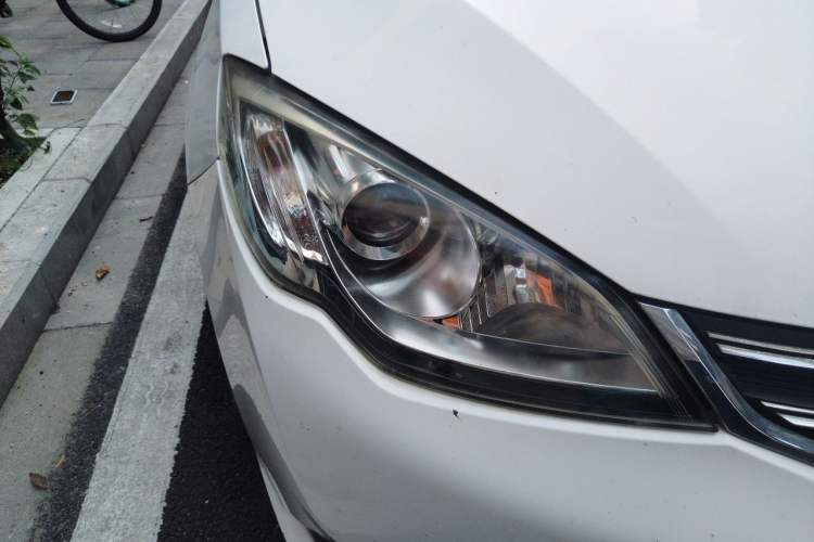 Used Roewe 360 2017 1.5L Automatic Luxury Edition Right Front Headlight