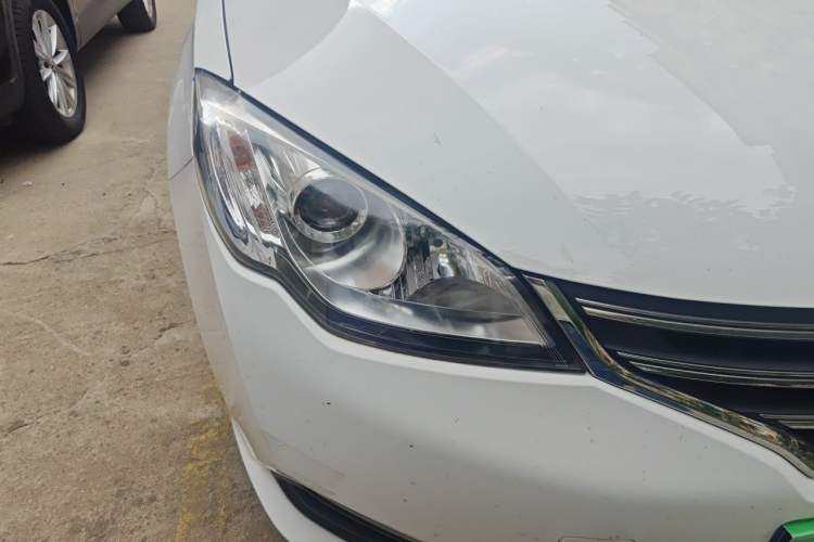 Used Roewe 360 2017 1.5L Automatic Luxury Edition Right Front Headlight