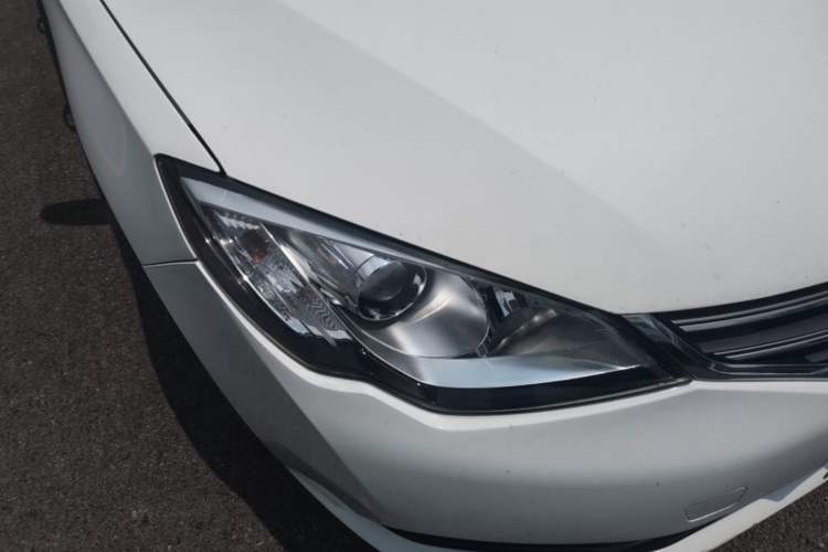Used Roewe 360 2017 1.5L Automatic Luxury Edition Right Front Headlight