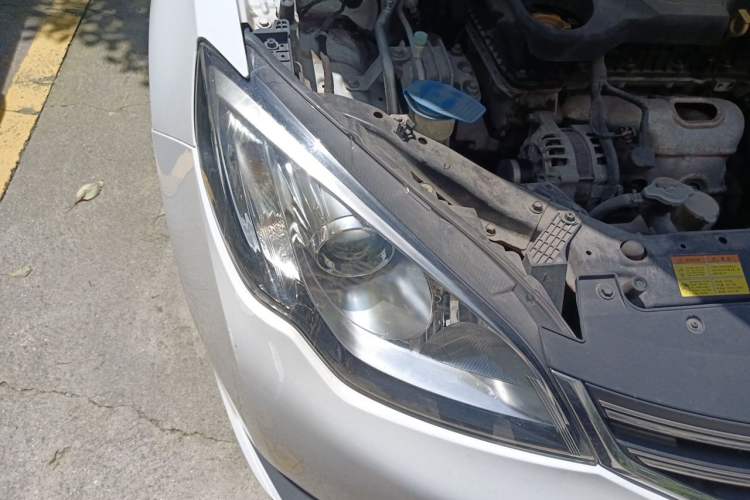 Used Roewe 360 2017 1.5L Automatic Luxury Edition Right Front Headlight