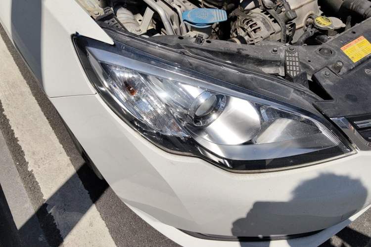 Used Roewe 360 2017 1.5L Automatic Luxury Edition Right Front Headlight