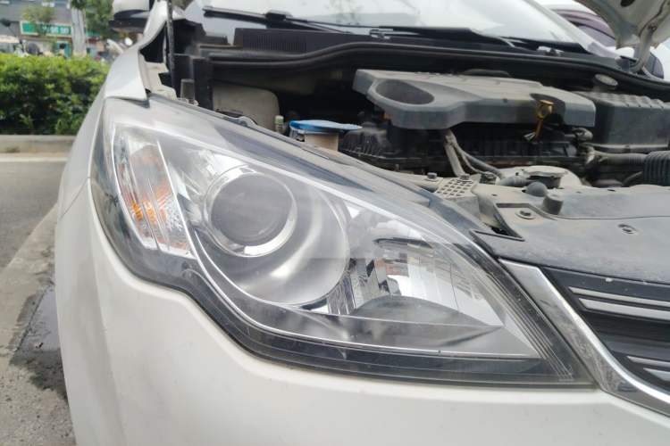 Used Roewe 360 2017 1.5L Automatic Luxury Edition Right Front Headlight