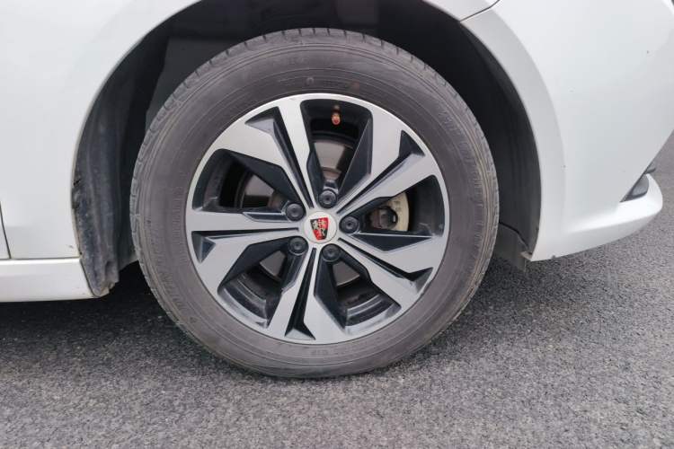 Used Roewe 360 2017 1.5L Automatic Luxury Edition Right Front Wheel Hub