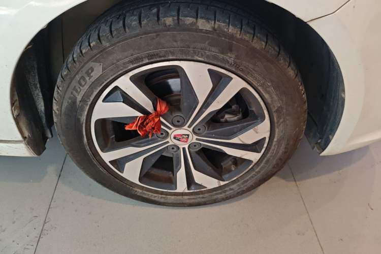 Used Roewe 360 2017 1.5L Manual Luxury Edition Right Front Wheel Hub