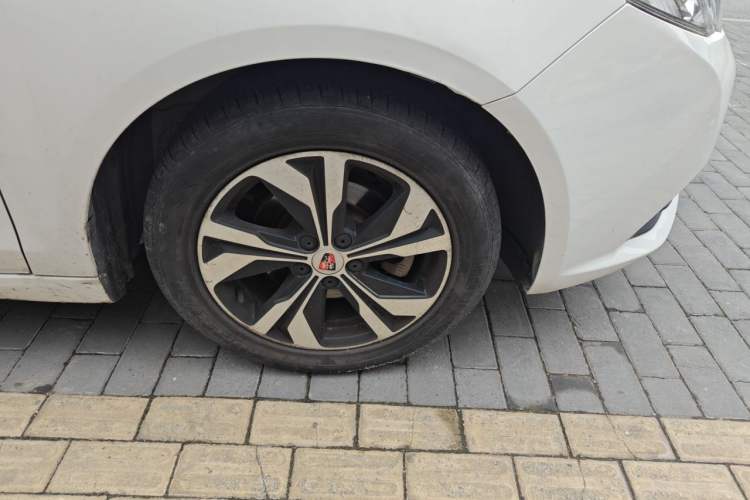 Used Roewe 360 2017 1.5L Manual Luxury Edition Right Front Wheel Hub