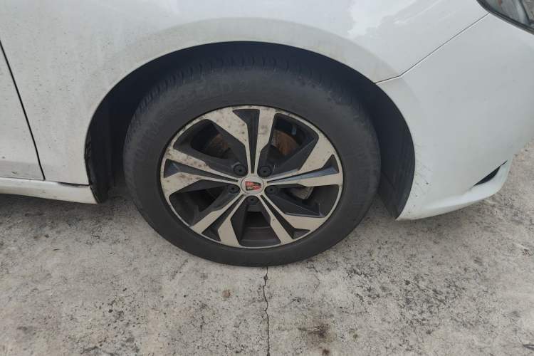 Used Roewe 360 2017 1.5L Automatic Luxury Edition Right Front Wheel Hub