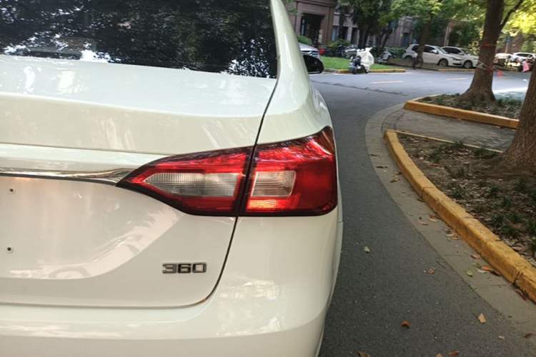 Used Roewe 360 2017 1.5L Automatic Luxury Edition Right Rear Taillight
