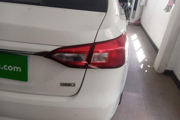 Used Roewe 360 2017 1.5L Automatic Luxury Edition Right Rear Taillight