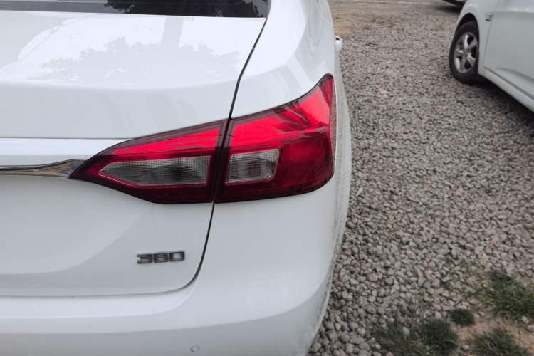 Used Roewe 360 2017 1.5L Automatic Luxury Edition Right Rear Taillight