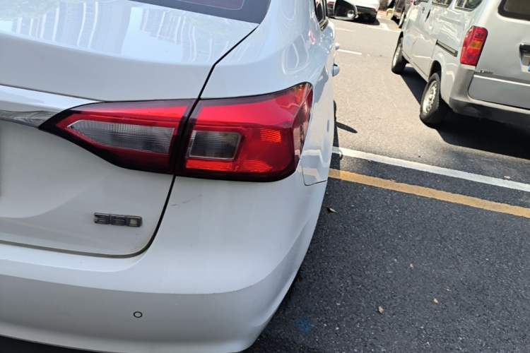 Used Roewe 360 2017 1.5L Automatic Luxury Edition Right Rear Taillight