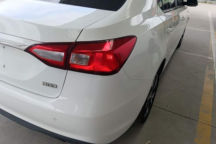 Used Roewe 360 2017 1.5L Automatic Luxury Edition Right Rear Taillight