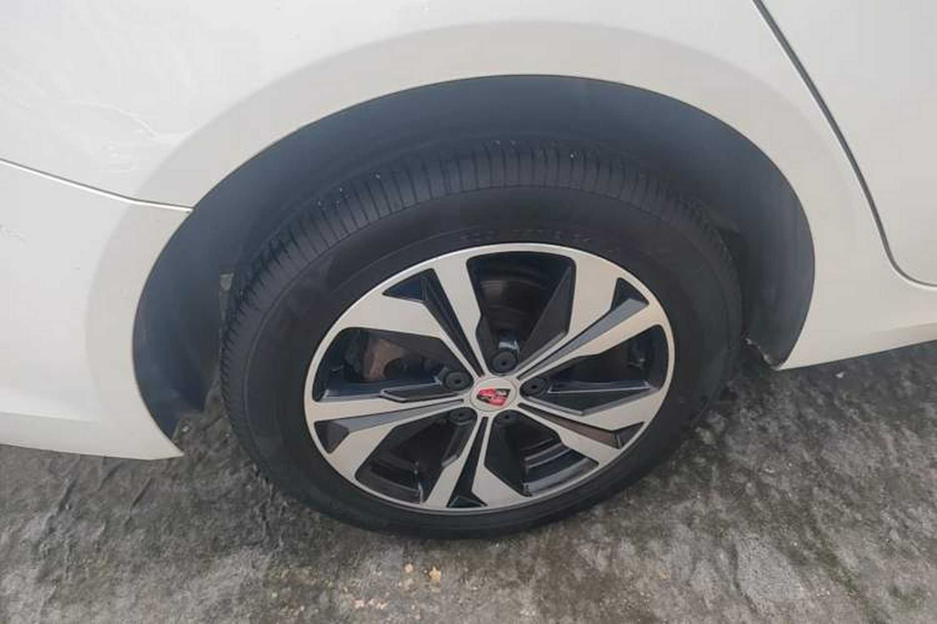 Used Roewe 360 2017 1.5L Automatic Luxury Edition Right Rear Wheel Hub